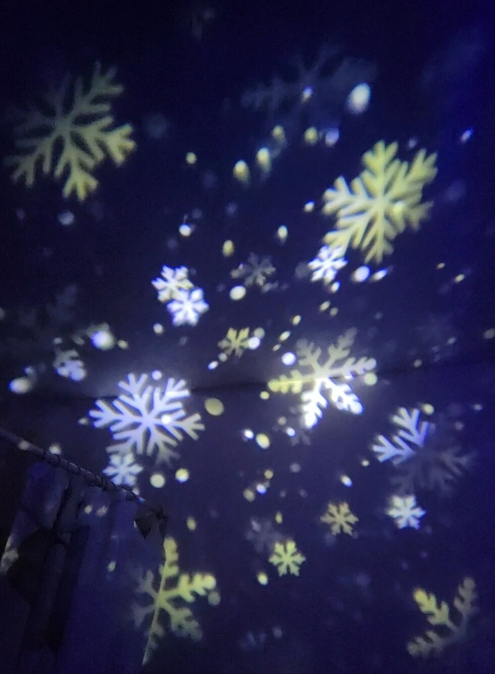 Winter Wonderland Snowflake Projector - Picture 3 of 5